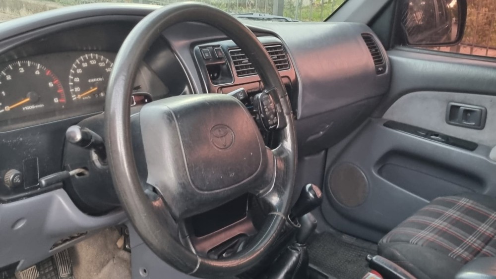 Toyota Sw4  4x4 3.0 Turbo  — foto 2